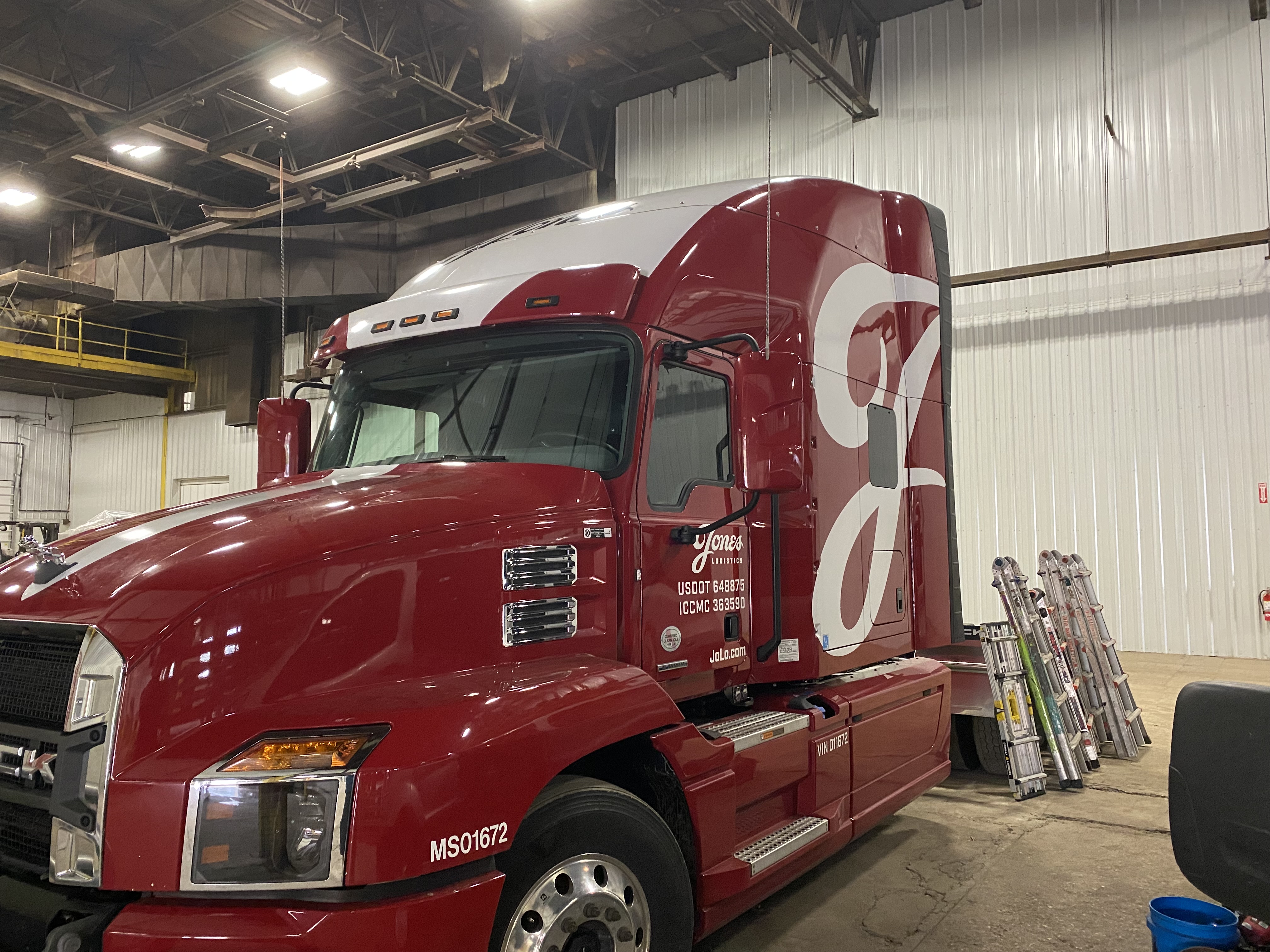 Commercial vehicle graphics installation